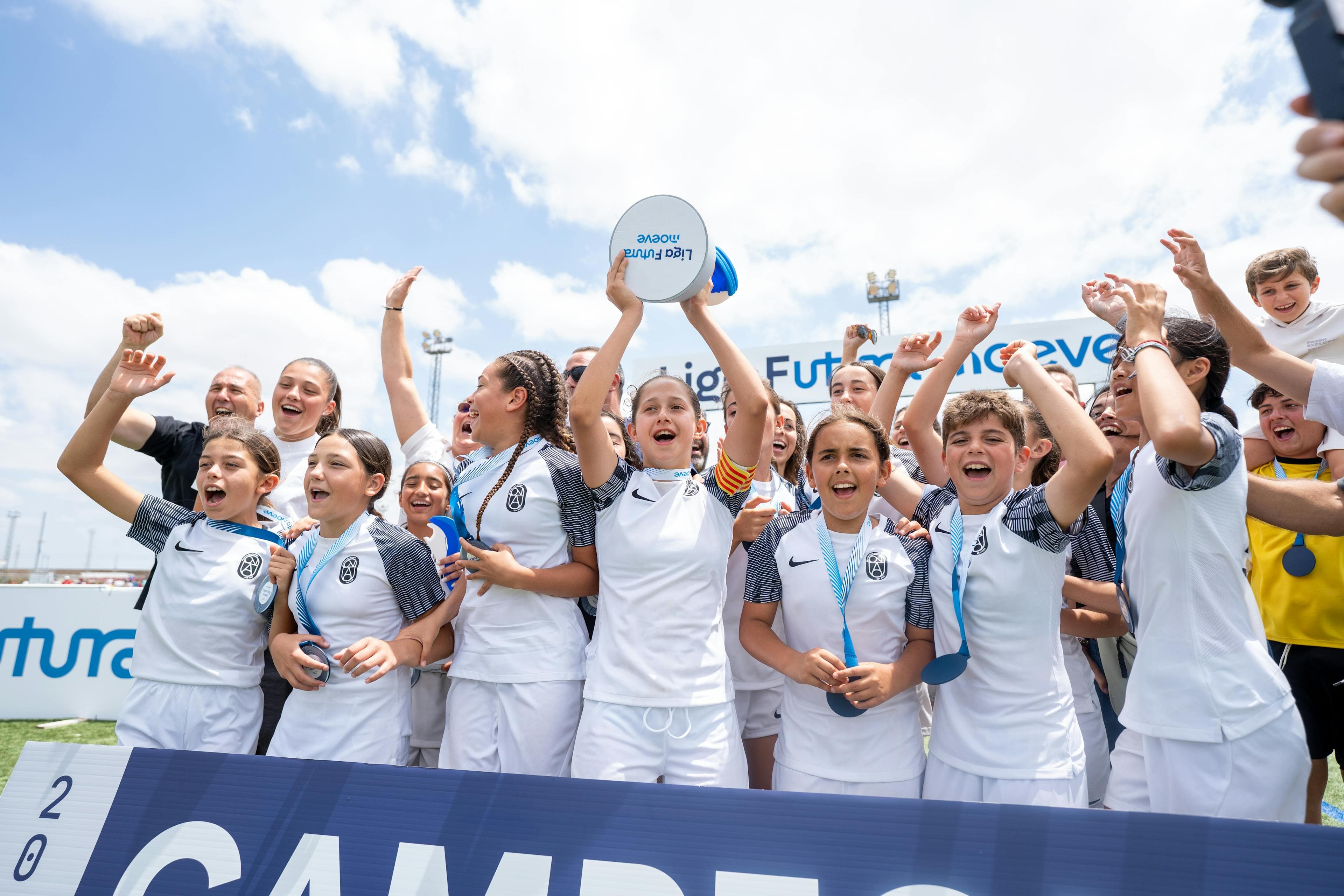 El FC Badalona Women hace historia y conquista la primera Liga Futura Moeve