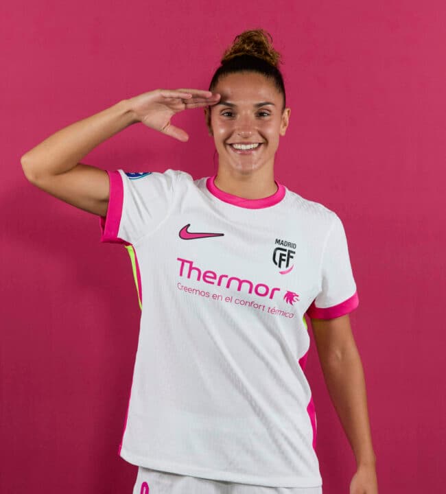 Paula León